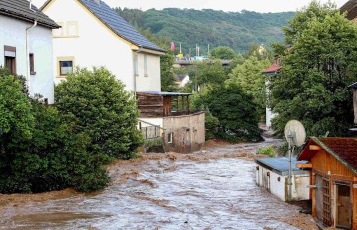 Heftiges Unwetter In Der Region Mehrere Orte Komplett Berflutet