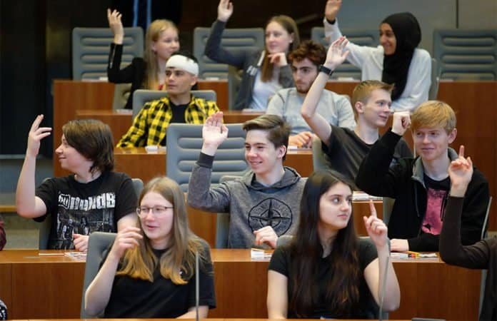 Mehr Mitsprache F R Sch Ler Landtag Verabschiedet Neues Schulgesetz