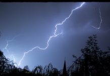 Vom Blitz getroffen – 35 Verletzte