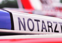 Vollsperrung nach Frontalcrash