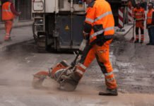 Positive Arbeitsmarktbilanz 2015: Weniger Arbeitslose, mehr Beschäftigte