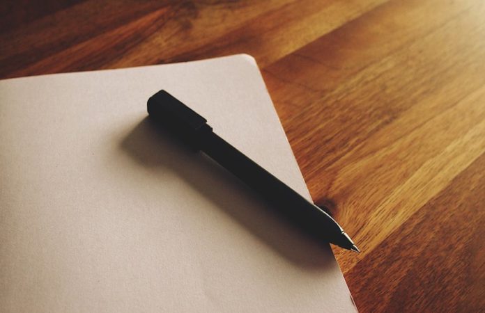 Blatt und Stift