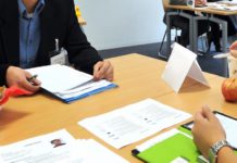 Visitenkarte auf dem Weg zum Wunschjob – Kostenloser Bewerbungsmappencheck auf der FUTURE