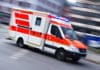 Nach riskantem Manöver: Autofahrer schlägt Fußgänger krankenhausreif