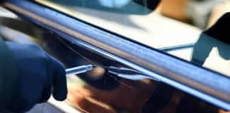 Reifen zerstochen, Lack zerkratzt: Zeugenaufruf nach mutwilliger Zerstörung in Kernscheid