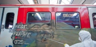 Cochem: Reisezug mit Graffiti beschmiert – Tausende Euro Schaden