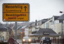 Am Grenzübergang: Mädchen saß bewusstlos auf der Rückbank – Bundespolizei Trier leistet Erste Hilfe