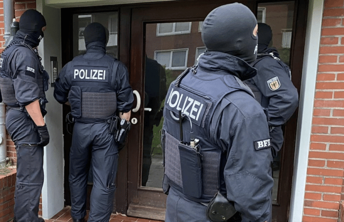 Bundespolizisten_Bundespolizeiinspektion_Bad_Bentheim_gesichert_am_14.07.2021