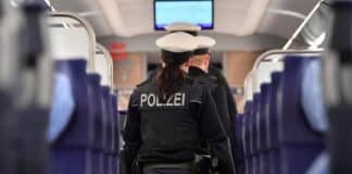 Tödlicher Angriff auf Schaffner: Was bisher zu Täter und Opfer bekannt ist Bundespolizei im Zug