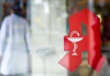 Gesundheitsminister Hoch pocht auf höheres Honorar für Apotheker