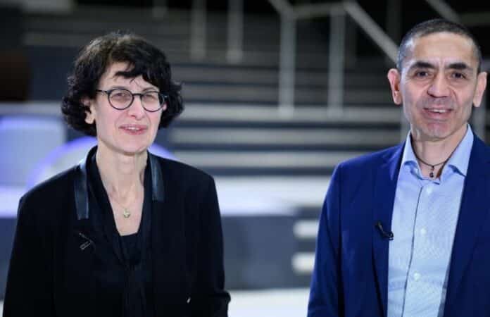 Ugur_Sahin_und_Oezlem_Tuereci_Bernd_von_Jutrczenka_dpa_gesichert_am_01.01.2021