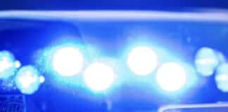 Luxemburg: PKW kollidiert mit Baum und überschlägt sich — Frau lebensgefährlich verletzt