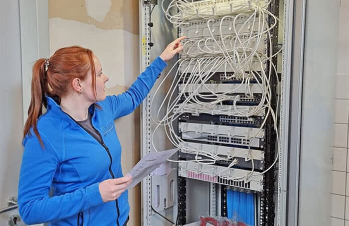 trier-elektrikerin-serverschrank-st-mathias-RHZT