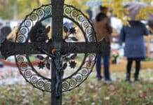 Salmtal: Mehrere bronzene Blumenschalen von Gräbern gestohlen