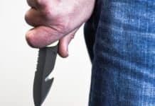 ++ Saarland: Mann mit Messer schwerverletzt – Täter auf der Flucht ++