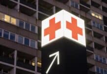 Taxifahrer geprellt und 5 Meter tief auf Terrasse gestürzt: Urlauber mit schweren Kopfverletzungen