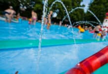 Kleine Helden: Kinder retten Zweijährigen im Freibad