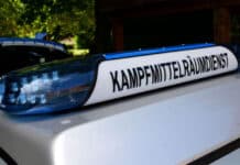 Weinort muss nach Kampfmittelfund teils evakuiert werden Einsatzfahrzeug Kampfmittelräumdienst