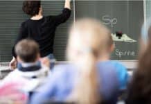 Schulleitungs-Umfrage: FREIE WÄHLER werfen Bildungsminister Teuber Realitätsverweigerung vor