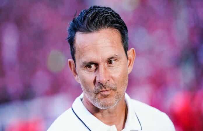 Cheftrainer Dirk Schuster vom 1. FC Kaiserslautern