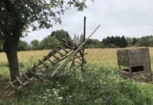 Hochsitze bei Dreis aus Verankerung gerissen und umgeworfen