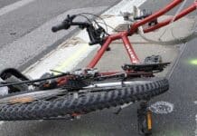 Saarland: PKW fährt Radfahrer (16) an und haut ab — Radfahrer ins Krankenhaus