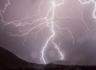 ++ Wetterdienst warnt: Kräftige Gewitter am Nachmittag – Sturmböen möglich ++