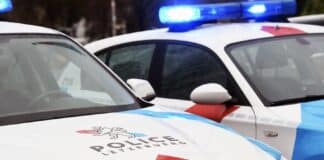 Luxemburg: Bus fährt in Feld — Fahrer (55) stirbt trotz Reanimation Polizeiwagen der luxemburgischen Police Grand-Ducale