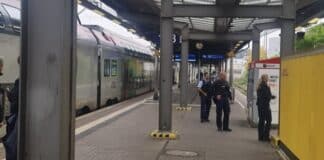 ++ Aktuell: Nach Angriff im Zug – Schaffner ist im Krankenhaus verstorben ++