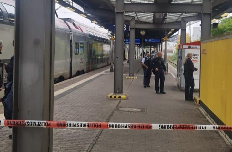 ++ Aktuell: Nach Angriff im Zug – Schaffner ist im Krankenhaus verstorben ++