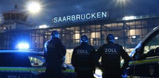60 Kilo Obst im Gepäck: Zoll stoppt Ehepaar am Flughafen Saarbrücken