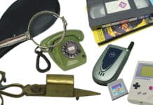 Trier: Klapphandy, Gameboy, VHS-Kassette – Ausstellung im Stadtmuseum rückt Ausrangiertes in den Mittelpunkt