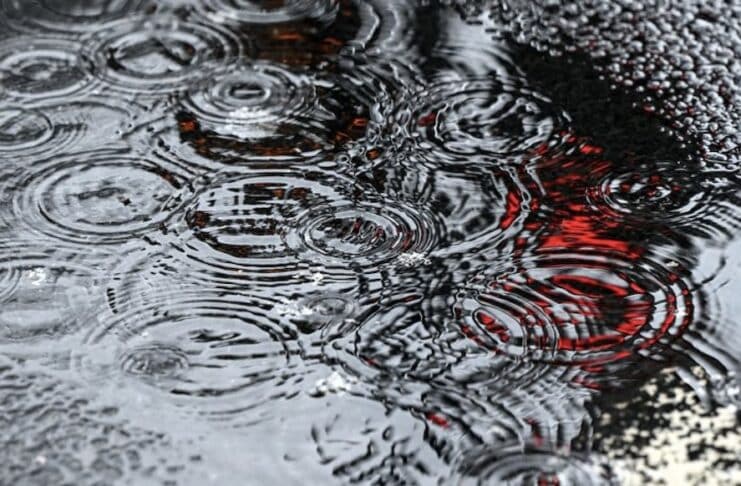 ++ Region: Bis zu 50 Liter Regen möglich — starke Böen im Bergland ++