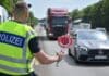 Über 2 Promille: Betrunkene bleibt mit leerem Tank auf der Autobahn liegen