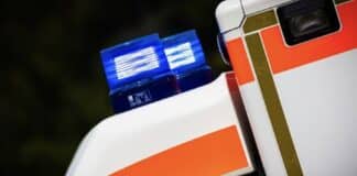 RLP: Bus überrollt an Haltestelle Bein von Kind (12) — schwerverletzt ins Krankenhaus