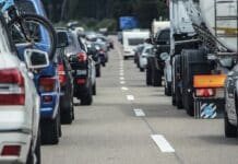 Stau am Pfingstwochenende: Das sollten Autofahrer wissen – Stoßzeiten und stark belastete Strecken