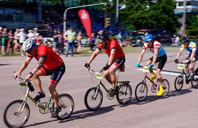 Das Motto für 2024 ist: «Nur Klappen ist schöner – Ready for klapp off». Foto: Uwe Anspach/dpa