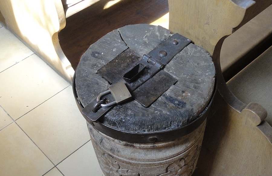 Opfergeld-entwendet-Opferstock-in-der-Pfarrkirche-Temmels-aufgebrochen