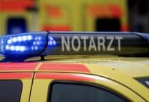 Schwerer Crash mit Traktor: 23-Jähriger Pkw-Fahrer lebensgefährlich verletzt
