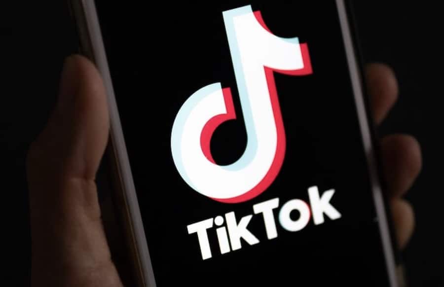 Tiktoken-f-r-die-Polizei-Kommissar-Anw-rterin-geht-als-Influencerin-an-den-Start