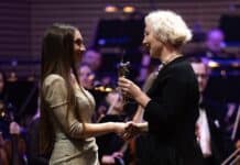 Theater Trier: Sopranistin Annija Adamsone erhält Preis „Junger Künstler des Jahres“