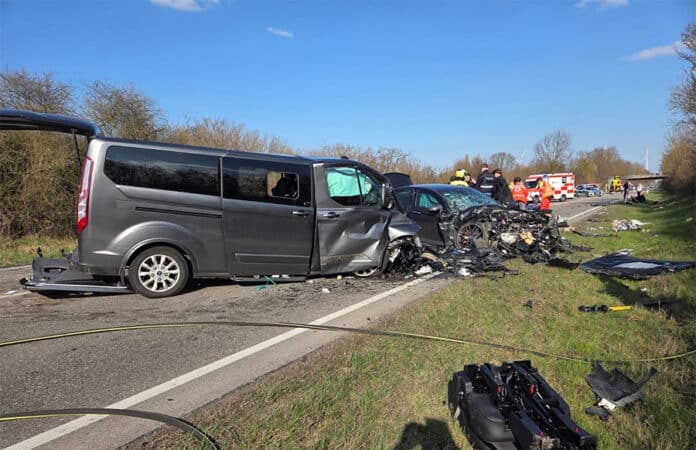 Unfall auf der B272 bei Schwegenheim.