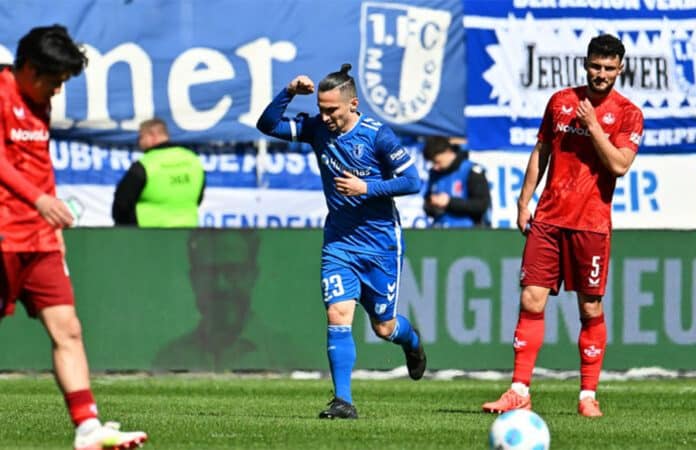 Spielszene FC Kaiserslautern gegen Magdeburg