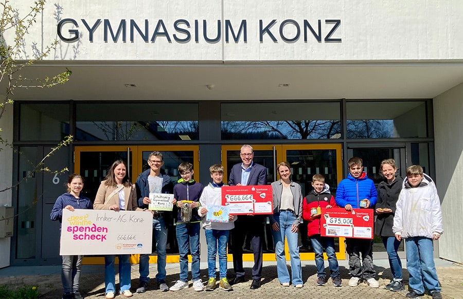 Spendenübergabe Imker-AG Konz
