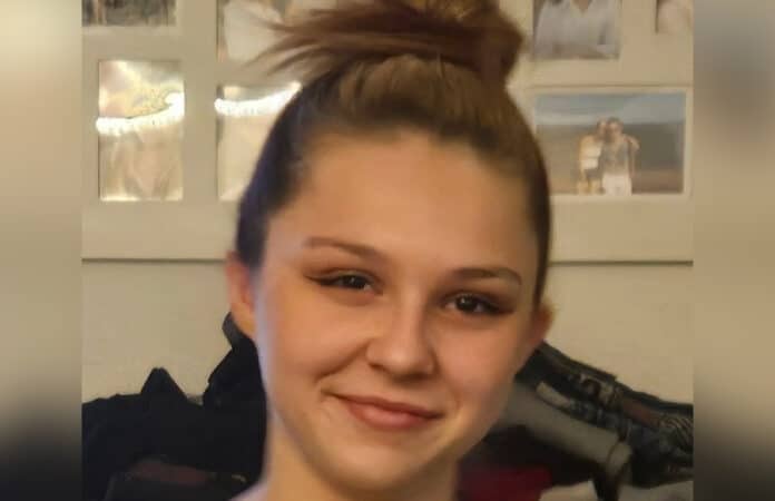 Lichtbild der Vermissten Angelina B. aus Dillingen