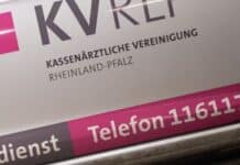 Sparpaket: Ärzte warnen vor Praxen-Sterben, Minister vor Klinik-Nöten