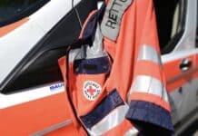 RLP: Gegen Baum geprallt – Mann stirbt nach schwerem Verkehrsunfall auf B420