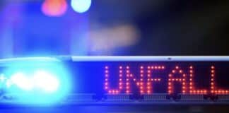 Autofahrer verliert Kontrolle: Drei Schwerverletzte