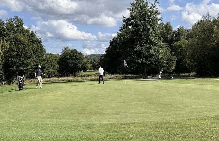 Jede-Menge-Spannung-Finaltag-der-Offenen-Deutschen-Meisterschaften-im-Golf-Club-Trier