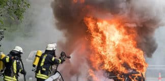 Fahrzeugbrand auf der A60 bei Badem: Vollsperrung der Autobahn aufgehoben